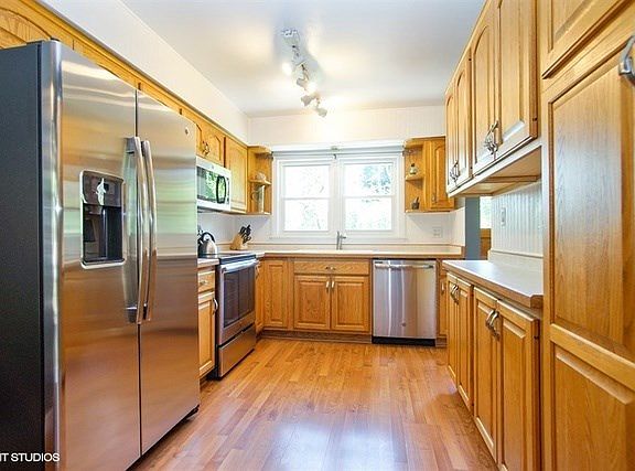 3rd image of 1315 W Elm St