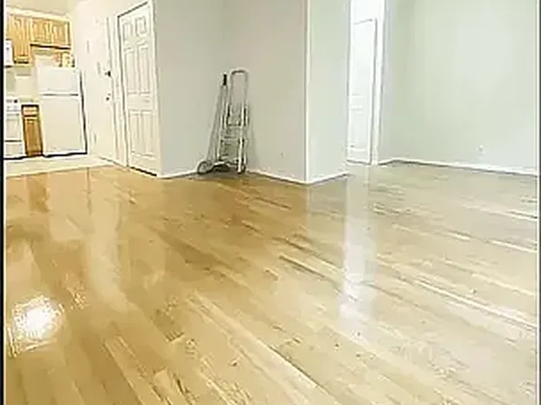 951 Amsterdam Avenue image 2 of 6