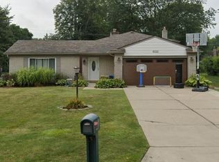 19675 Butternut Ln, Southfield, MI 48076