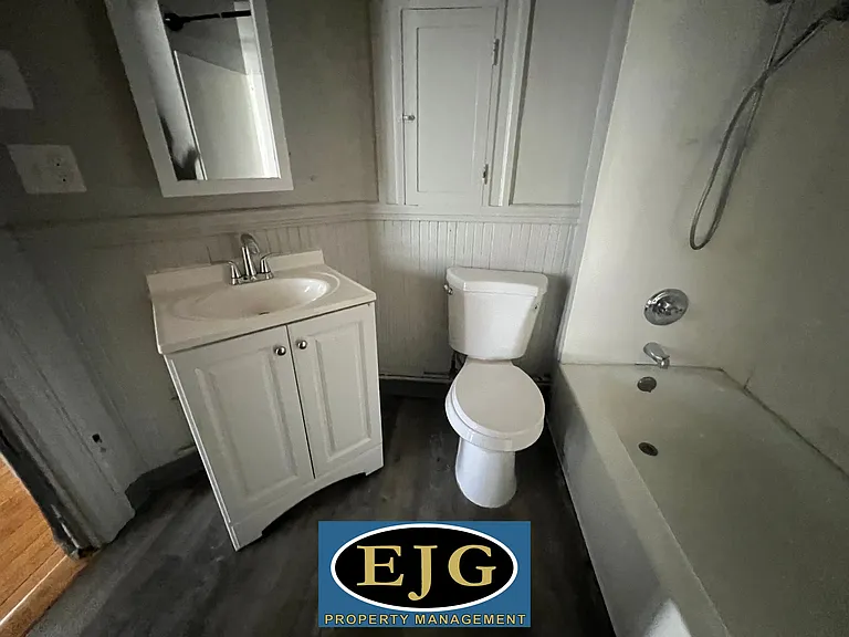 551 Montgomery St #2 — Photo 20