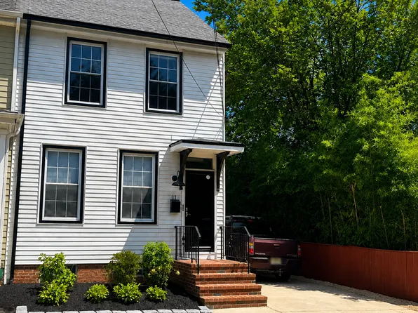 17 Cherry St, Mount Holly, NJ 08060
