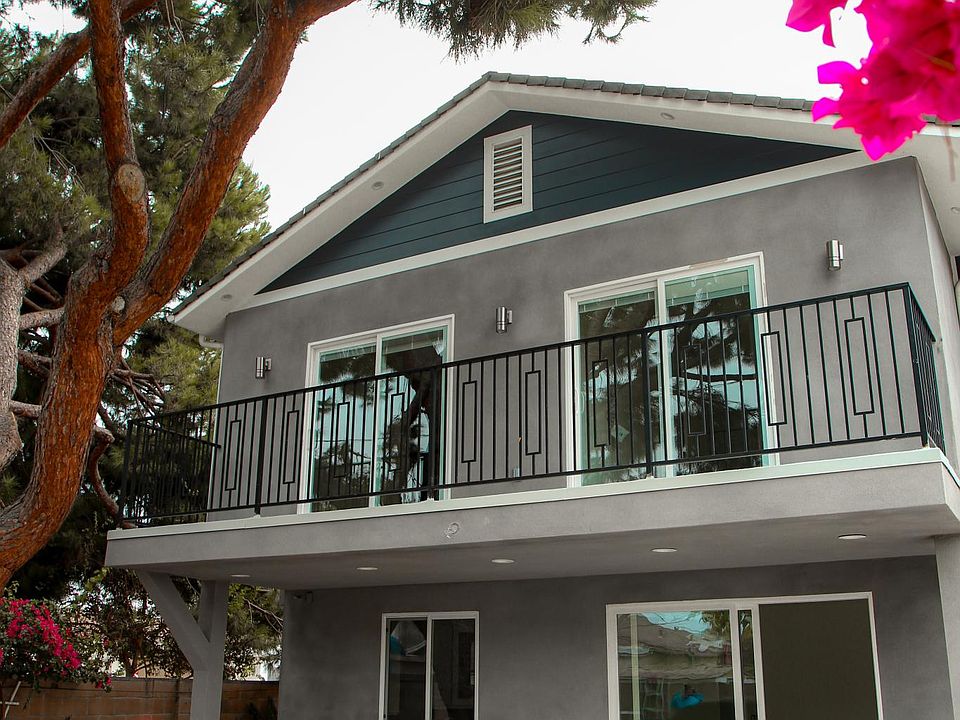 1st image of 11077 Emelita St