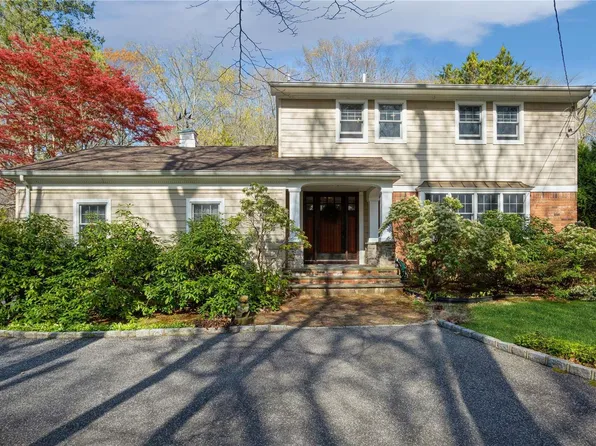 2642 Roanoke Avenue, Riverhead, NY 11901