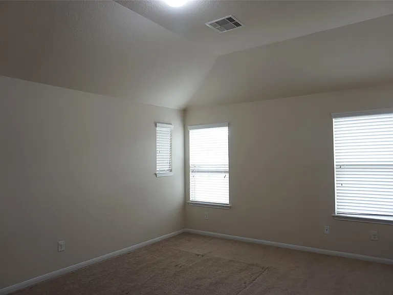 10615 Chestnut St — Photo 8