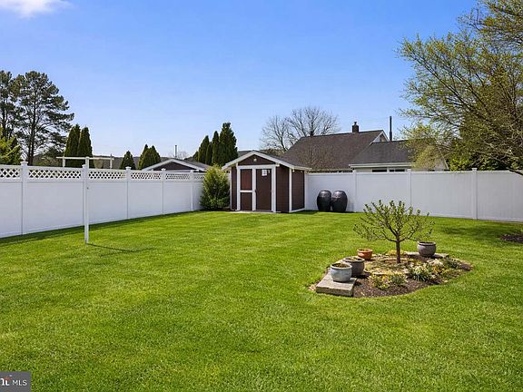 3rd image of 3 Fenimore Rd