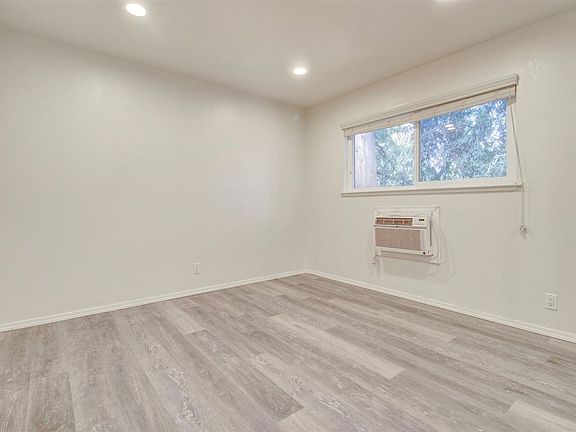 4th image of 131 Cerrito Ave APT 5