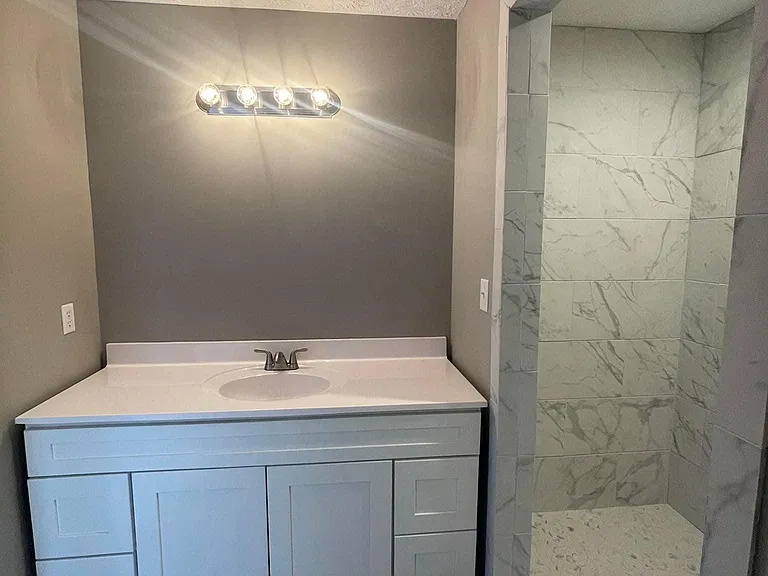 517 Herman Ave — Photo 10