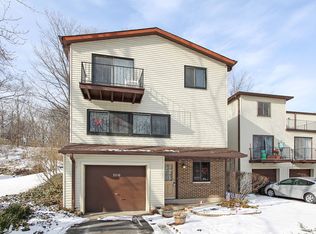 5310 Newport Dr, Lisle, IL