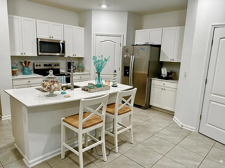303 Redbud Rd — Photo 3