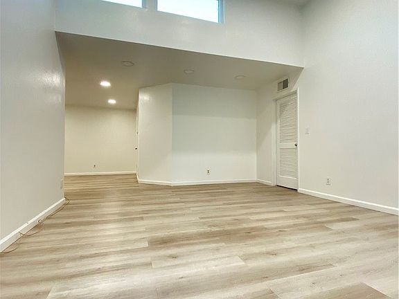 2nd image of 18645 Hatteras St Unit 278
