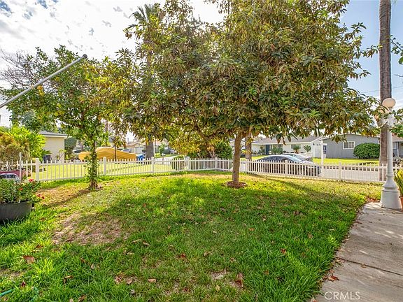3rd image of 1029 E Galatea St