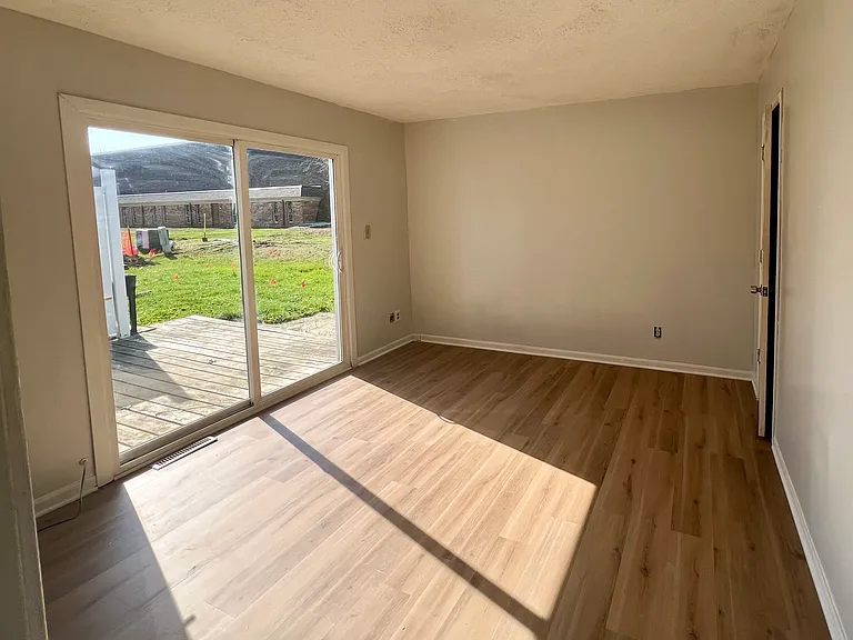 3821 Sherman Towne Dr — Photo 11