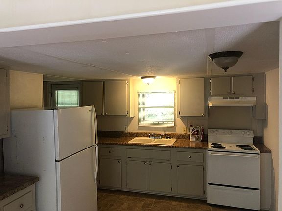 3rd image of 111 Julep Dr