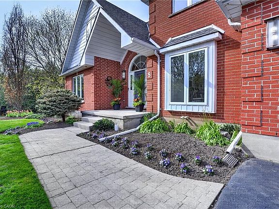 3rd image of 5 Shadybrook Ct