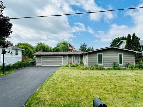 17951 W Winnebago Dr, Grayslake, IL 60030