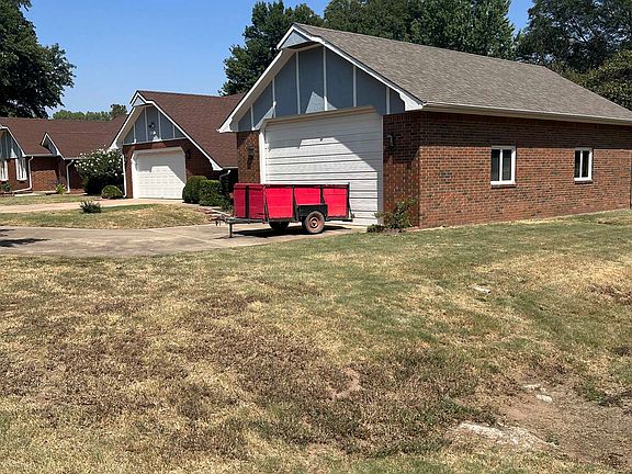 5th image of 2410 Estates Dr