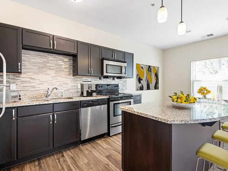 Ethan Pointe Apartment Homes — Photo 2