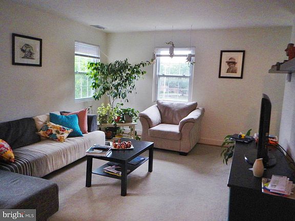 2nd image of 618 18th St S APT 1