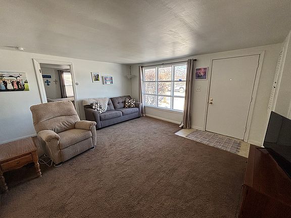 4th image of 189 S La Salle Ave