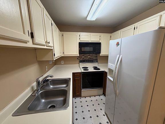 4th image of 229 Windsor Point Rd APT 4D