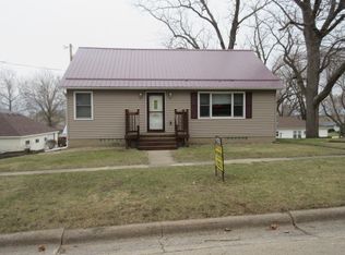 323 W Washington St, Monticello, IA 52310