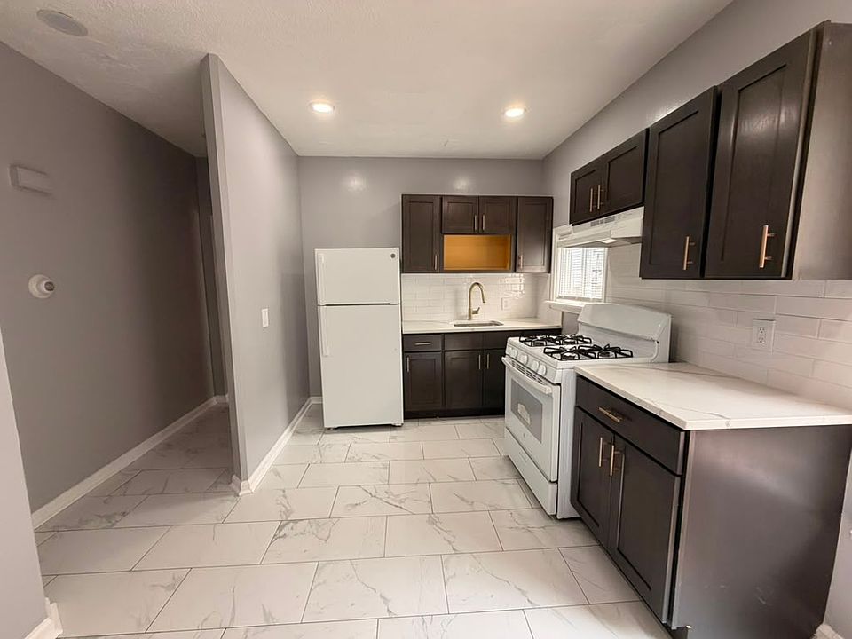 1st image of 30 Ann St #1A