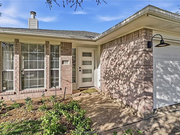 3rd image of 3707 Marielene Cir