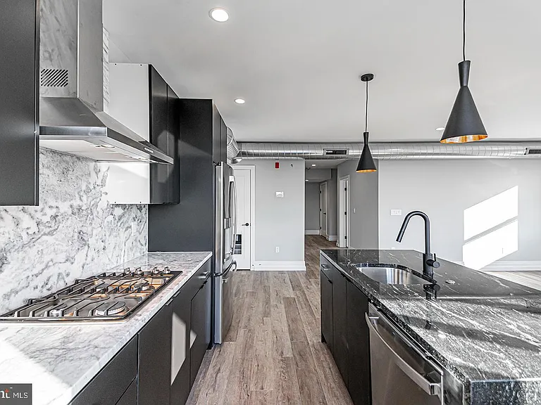 526 Brown St #206 — Photo 4