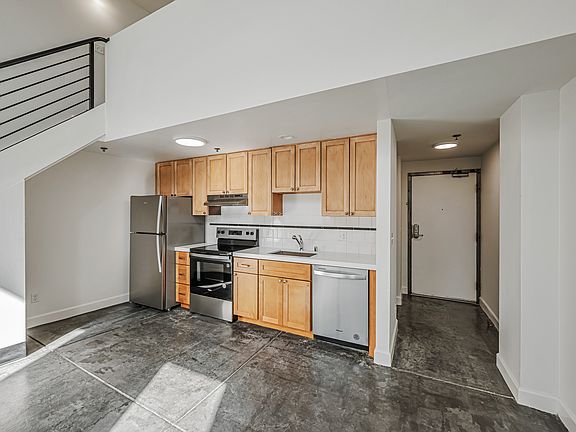 5th image of 18 Bernice St #204
