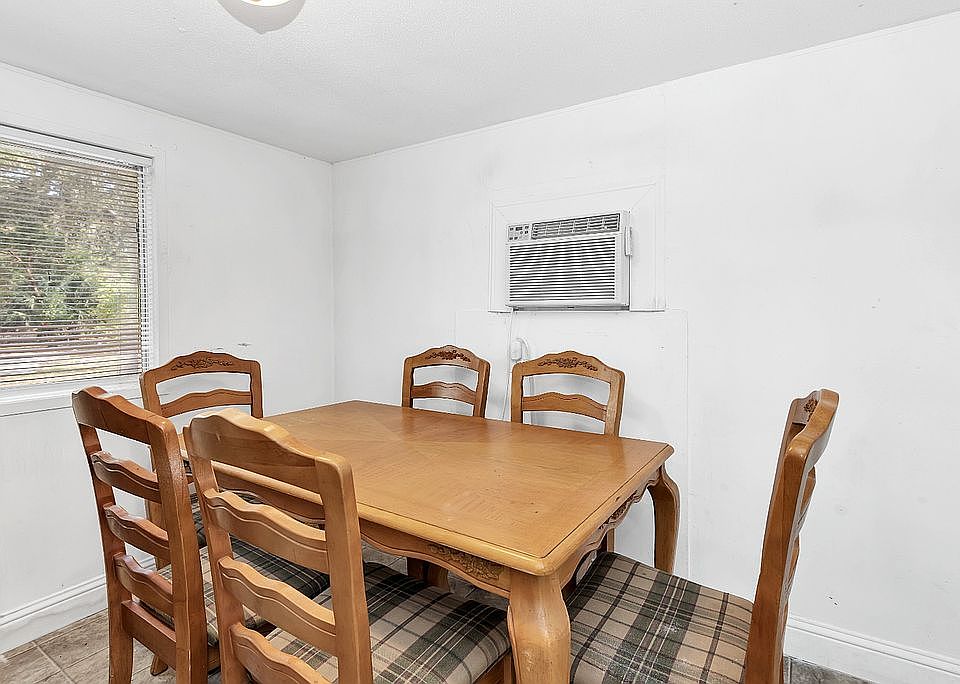 1st image of 1608 Bansi St