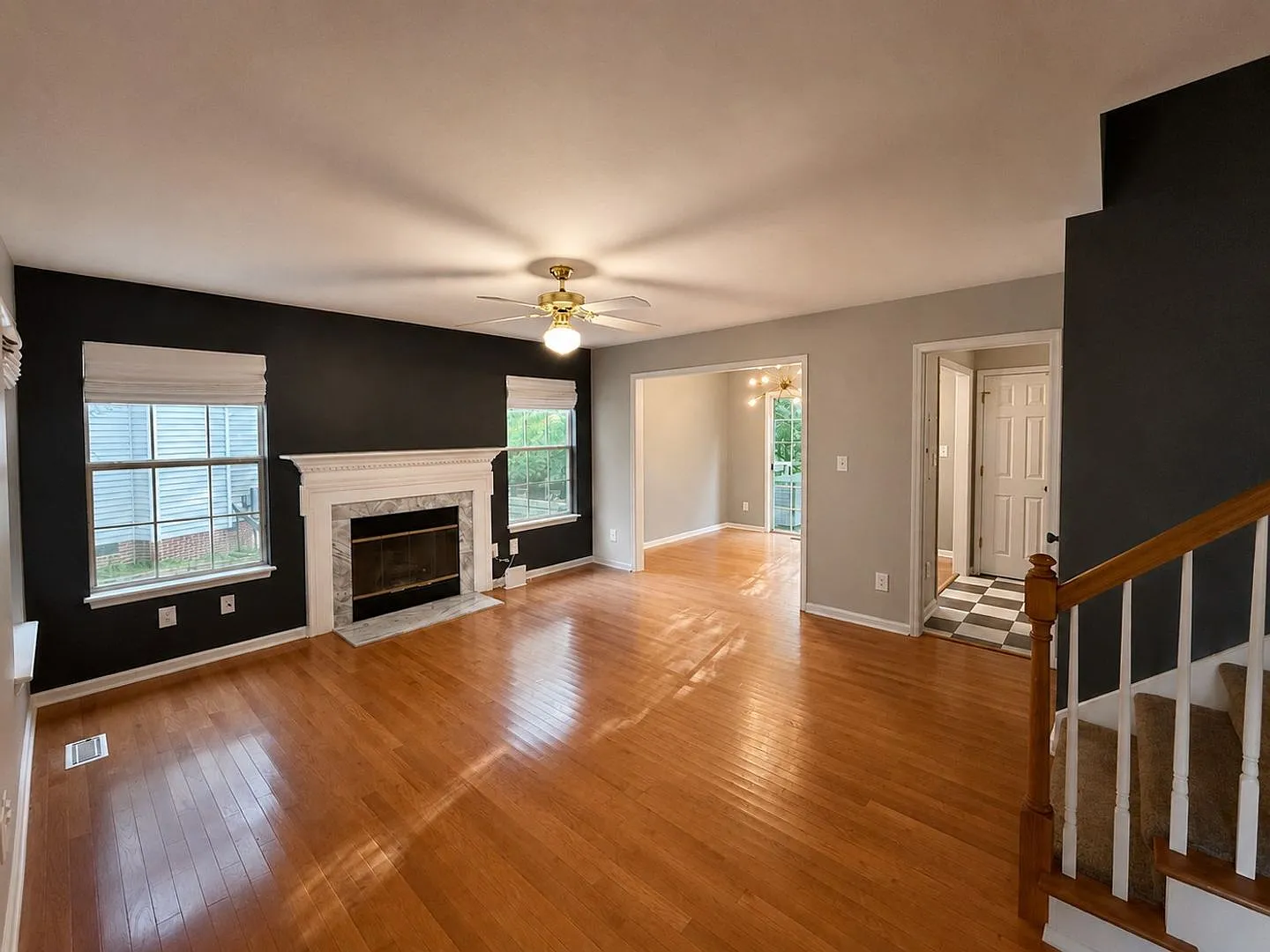 Charming 3BR/2.5BA Home in the Heart of West Raleigh 5716 Bashford Crest Ln — Photo 3