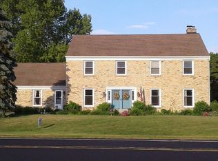 4219 Lake Meadow Dr, Racine, WI 53402