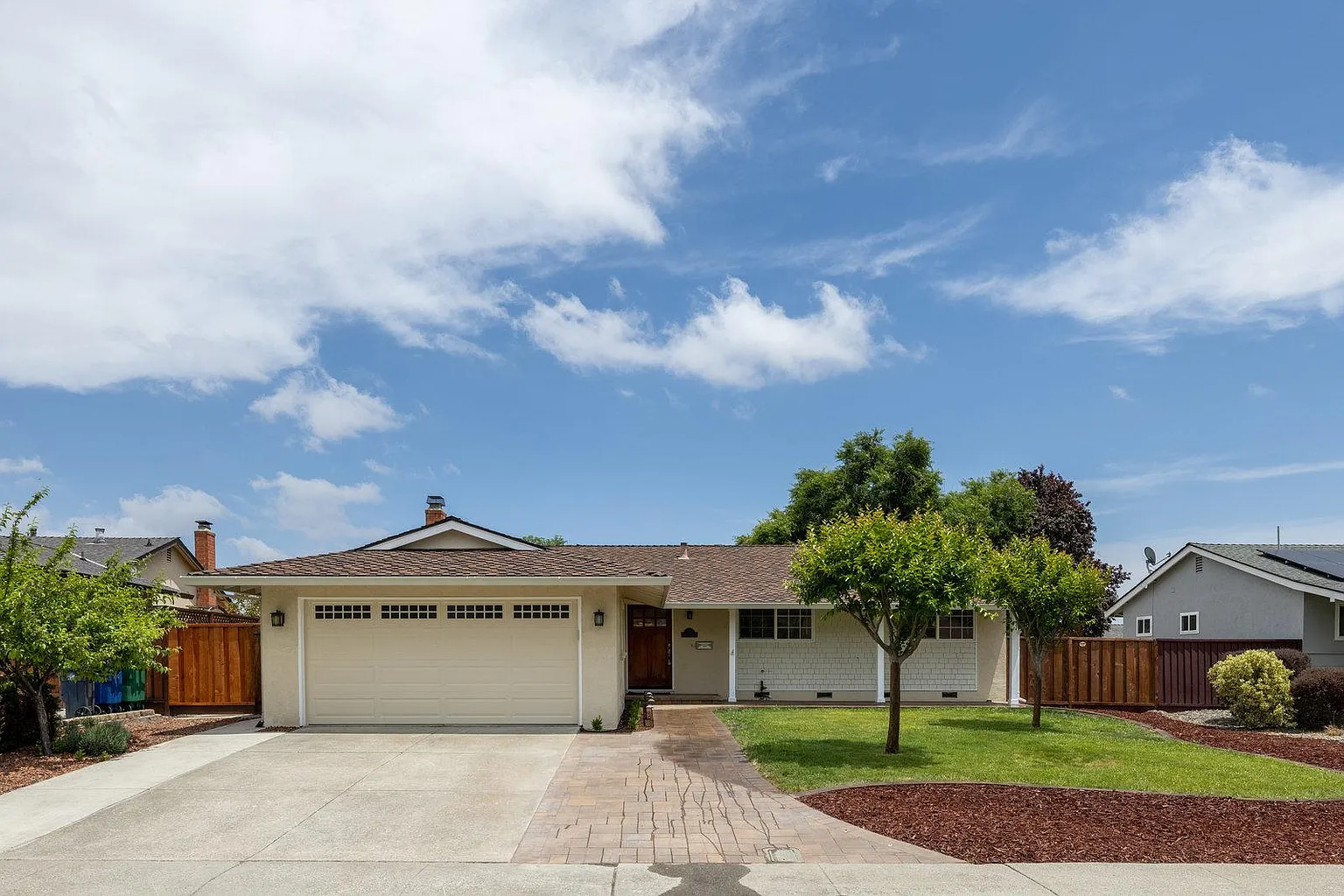 228 Riverton Pl photo 1