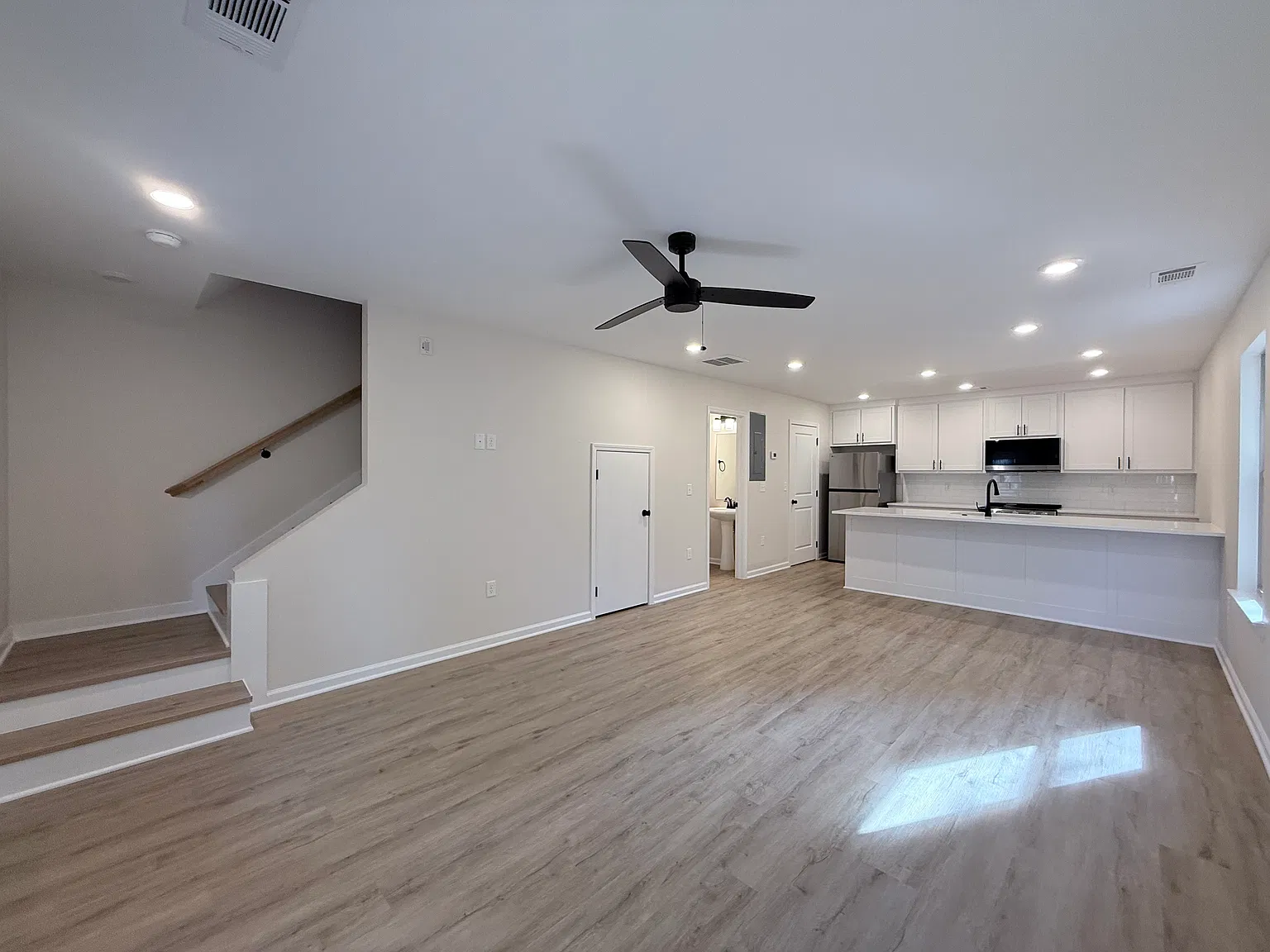 2 bed, 1.5 bath, 1020 sqft, $1,450 — Photo 4