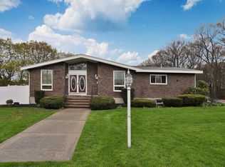18 Zito Dr, Saugus, MA 01906