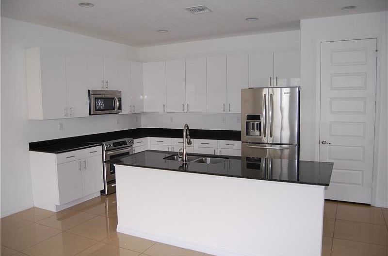 1st image of 605 NE 191st St #102