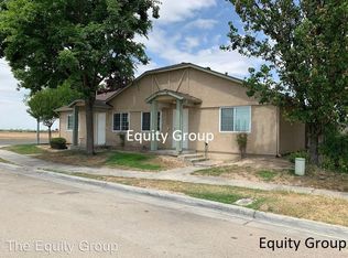 620 10th Ave APT C, Kingsburg, CA