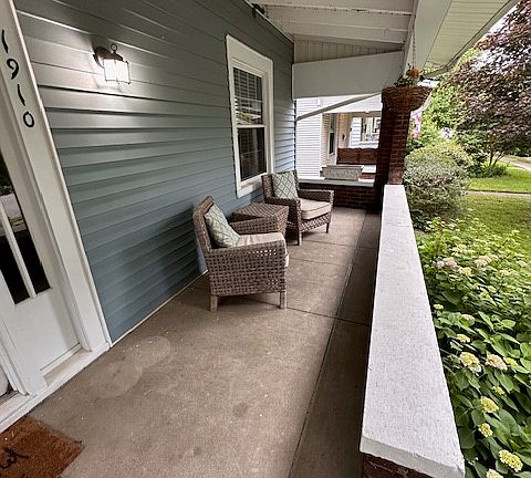 5th image of 1910 Richmond Dr