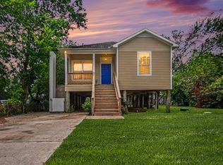 5813 David St, Dickinson, TX 77539
