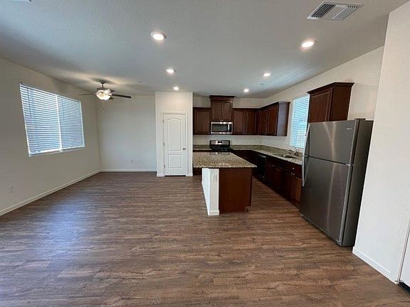5th image of 5564 Carlisle Ct