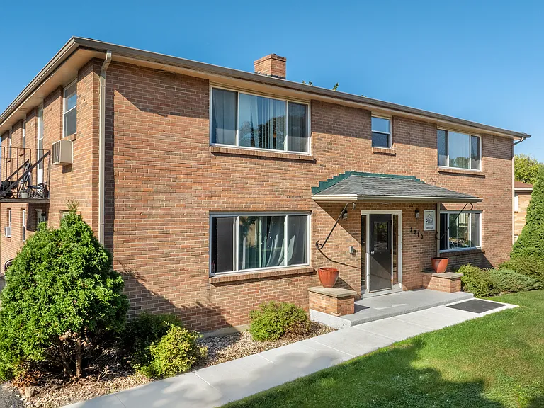 2210 Catalpa Rd #D — Photo 11