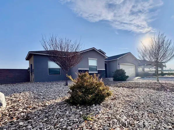 407 Pima Dr, Carlsbad, NM 88220
