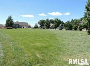 215 & 303 Hidden Brook Dr, Groveland, IL