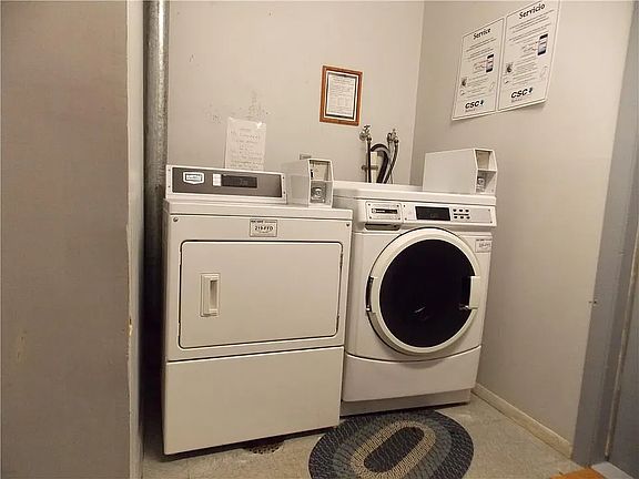3rd image of 1805 Mineral Spring Ave APT 8C