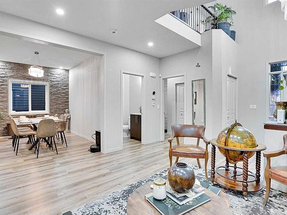 3rd image of 119 N Panton Lndg NW