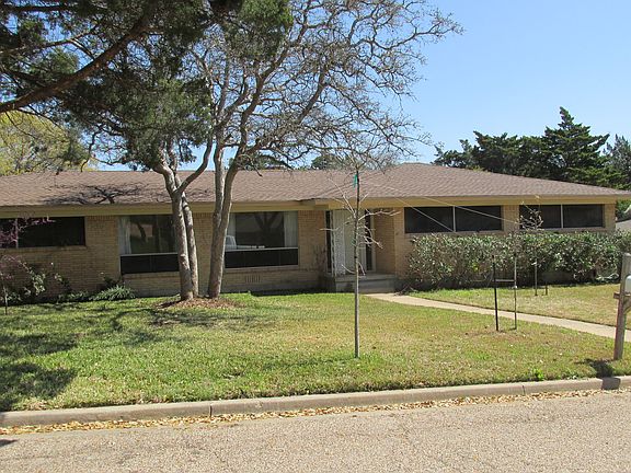 2nd image of 749 Arlington Dr