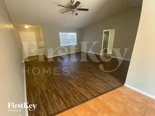 2813 Eagle Run Cir S — Photo 2