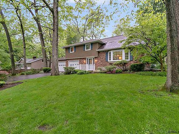 3rd image of 639 Sunny Ln