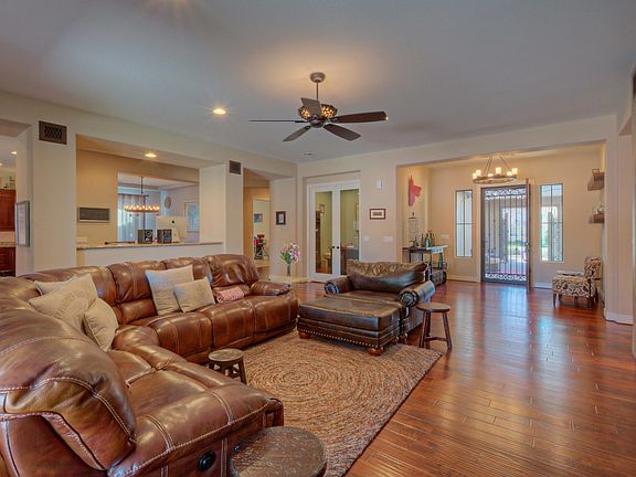 3110 E Los-005-2-Living Roo-MLS_Size