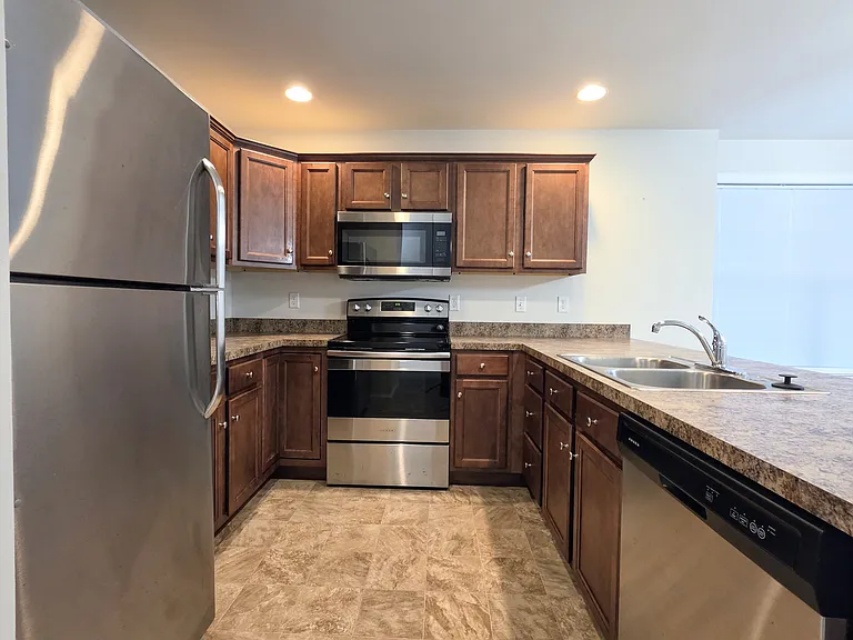 107 Cedarwood Dr — Photo 7